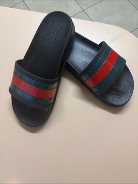 Gucci Black Slide Sandals with Red and Green Stripes